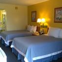 Отель Days Inn & Suites by Wyndham Davenport
