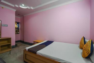 Hotel SPOT ON 64296 Hotel Rajamahal