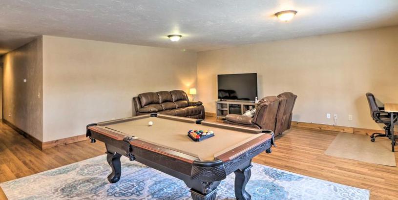  Columbia Falls Private Retreat Pool Table and Deck!