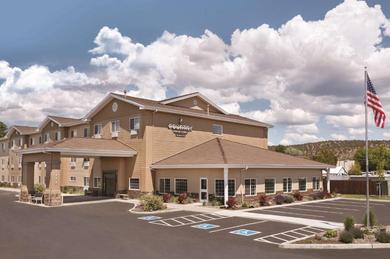 Отель Country Inn & Suites by Radisson, Prineville, OR