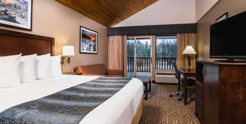 Отель The Pine Lodge on Whitefish River, Ascend Hotel Collection