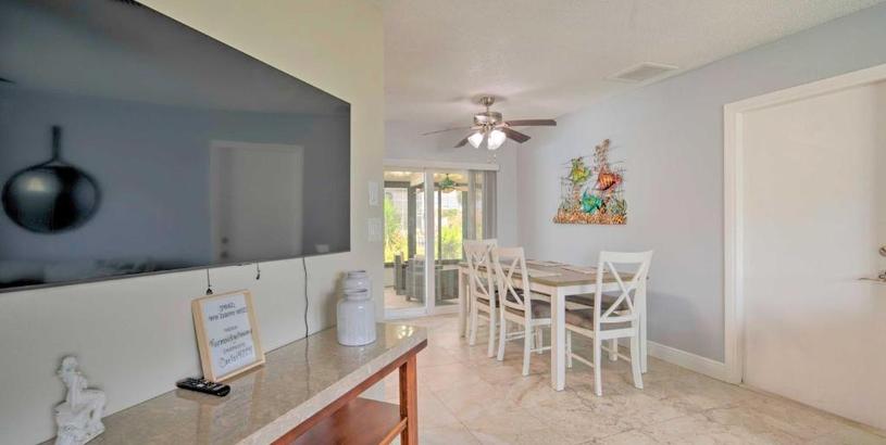 Holiday home Hernando Beach Home with Pool and Canal Access!