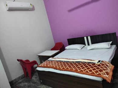 Hotel SPOT ON 81162 Hotel Golden Gajraula