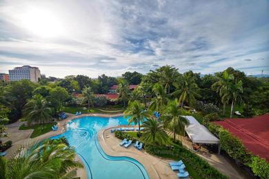 Resort Cebu White Sands Resort and Spa