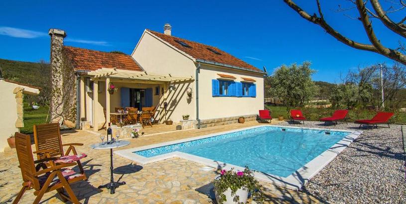 Villa Villa Romansa near Split- heated pool peace, bbq