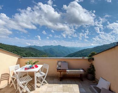Apartments ALTIDO Great Flat with Terrace and Amazing Hills View