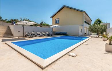 Awesome Home In Nadin With 5 Bedrooms, Private Swimming Pool And Outdoor Swimming Pool