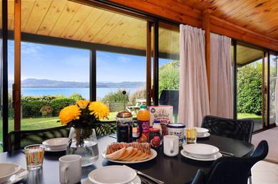Kawaha Point Lookout - Rotorua Holiday Home