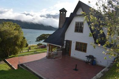 Holiday home Cantaralia Chalet, Lago Calima, para 8 personas