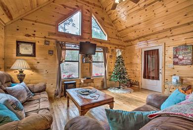 Holiday home Broken Bow Cabin with Hot Tub and Fire Pit