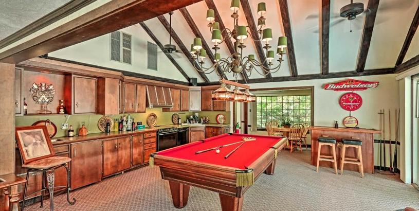Holiday home Morgan Hughes Homestead with Game Room and Pool!