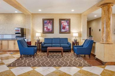 Отель Comfort Inn & Suites Newark Fremont - Silicon Valley