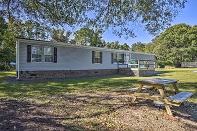 Holiday home Supply Cottage with Deck Less Than 2 Mi to the Beach!
