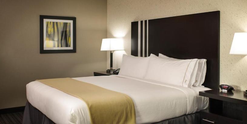 Отель Holiday Inn Express and Suites Madison Central, an IHG Hotel