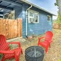 Holiday home Cozy Roseburg Home with Fire Pit and Gas Grill!