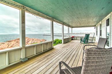 Holiday home Historic Cottage with Beautiful Oceanfront View