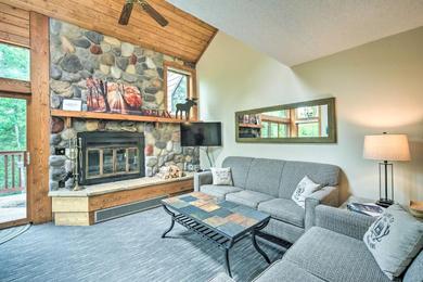 Holiday home Ski-In and Ski-Out Retreat with Resort Amenities!