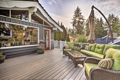 Holiday home Luxe Federal Way Retreat with Dock and Fire Pit!