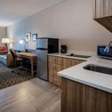 Отель Days Inn & Suites by Wyndham Rochester Hills MI
