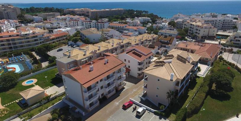 Апартаменты Apartamento T1 (2-4 per.)com Piscina, perto da Praia
