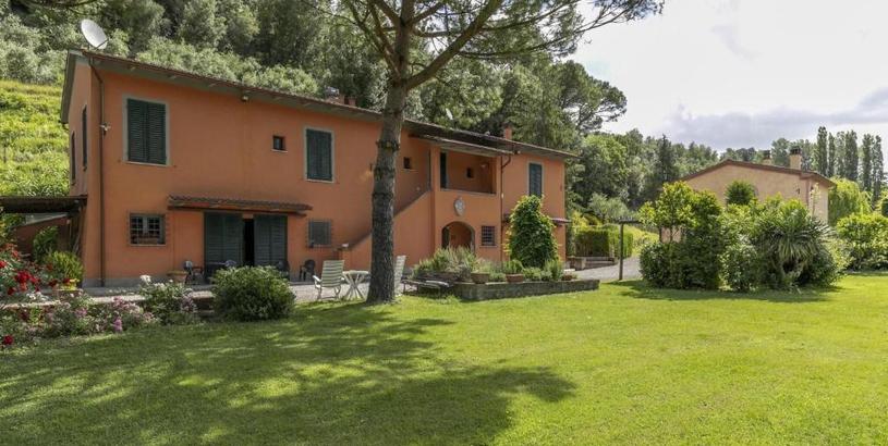Holiday home Luxury Holiday Home in Montopoli Valdarno with Swimming Pool