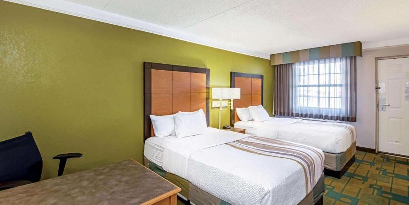Отель La Quinta Inn by Wyndham Amarillo Mid-City