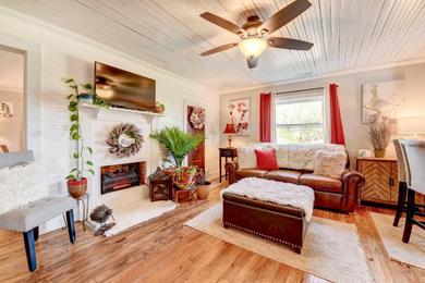 Holiday home Charming Southern Sage Farmhouse in Denton!