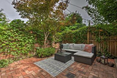 Holiday home Old Town Alexandria Rowhouse with Garden Oasis!