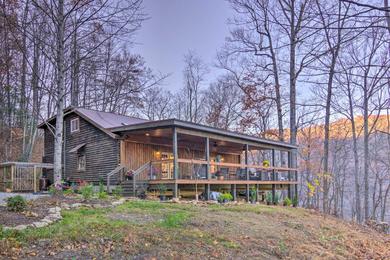 Holiday home Hendersonville Cabin with Deck and Mountain Views