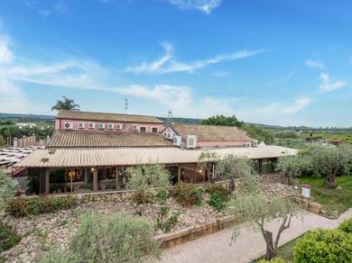 Holiday home Charming Holiday Home in Carlentini with Pool Tennis Court