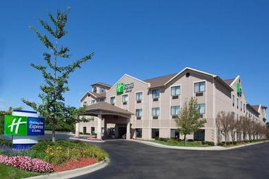 Отель Holiday Inn Express Hotel & Suites - Belleville Area, an IHG Hotel