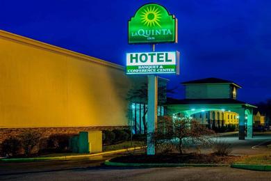 Отель La Quinta Inn by Wyndham West Long Branch