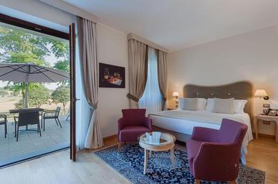 Отель Borgo La Chiaracia Resort & SPA