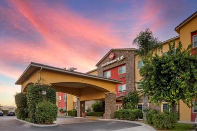 Отель Best Western Plus Wasco Inn & Suites