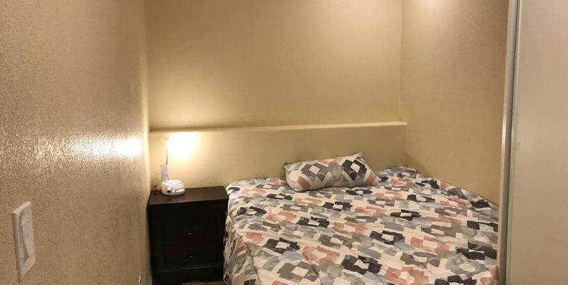 Guest house New bedroom queen size bed at Las Vegas for rent-2