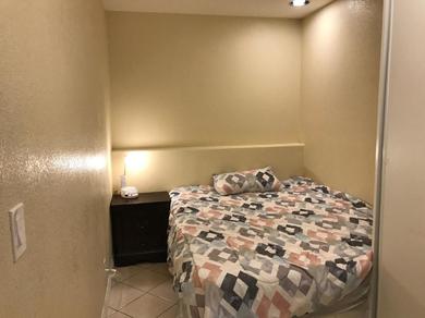 Гостевой дом New bedroom queen size bed at Las Vegas for rent-2