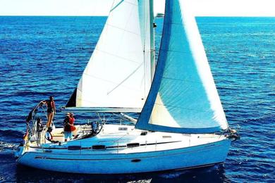 Ботель 3 bed Sailing Yacht in the heart of Puerto Banus