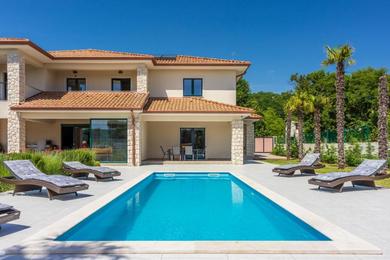 Holiday home Villa Palma with Heated Private Pool