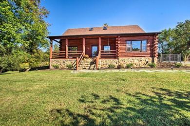 Holiday home Cozy Log Cabin Getaway with Fire Pit and 3 Acres!