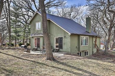 Holiday home Rustic Family Home with Grill, 25 Mi to Omaha!