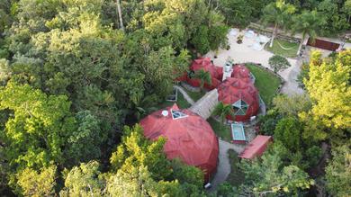 Holiday home MEGA DOME in Mayan Jungle
