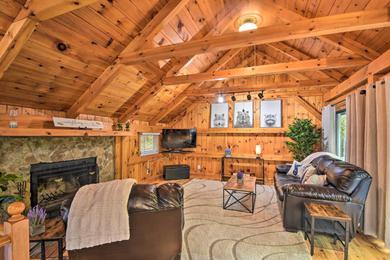 Modern Mountain Cabin with Resort-Style Amenities!