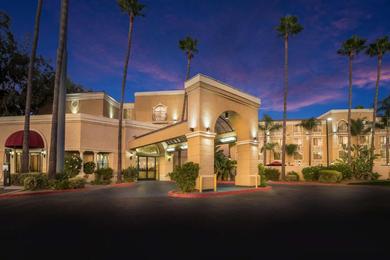 Отель Best Western Escondido Hotel