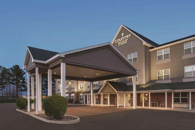 Country Inn & Suites by Radisson, Marinette, WI