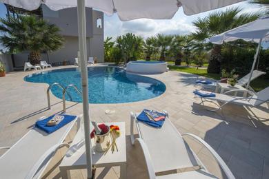 Вилла Luxury Xenos Villa 2 With 4 Bedrooms , Private Swimming Pool, Near The Sea