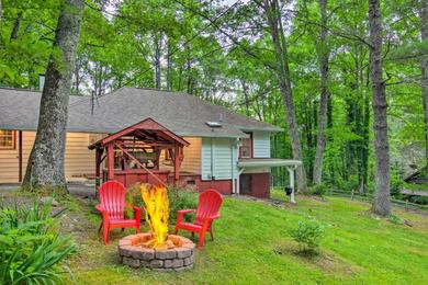 Holiday home Rustic Linville Falls Cottage with Fire Pit!