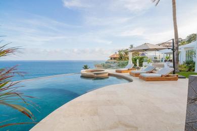 Вилла Brand New Modern Oceanfront Villa with Cliffside Infinity Pool, Jacuzzi, & Fire Pit