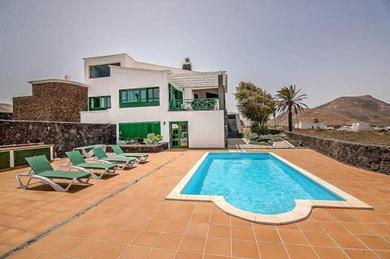 4 bedrooms villa with private pool furnished terrace and wifi at Yaiza