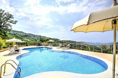 Апартаменты Laureana Cilento Villa Sleeps 5 Pool Air Con