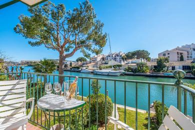 Апартаменты Unique apartment with a beautiful view on the Giscle in Grimaud - Welkeys